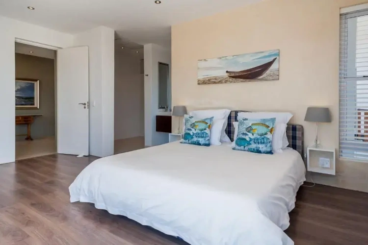 Apartment with sea view