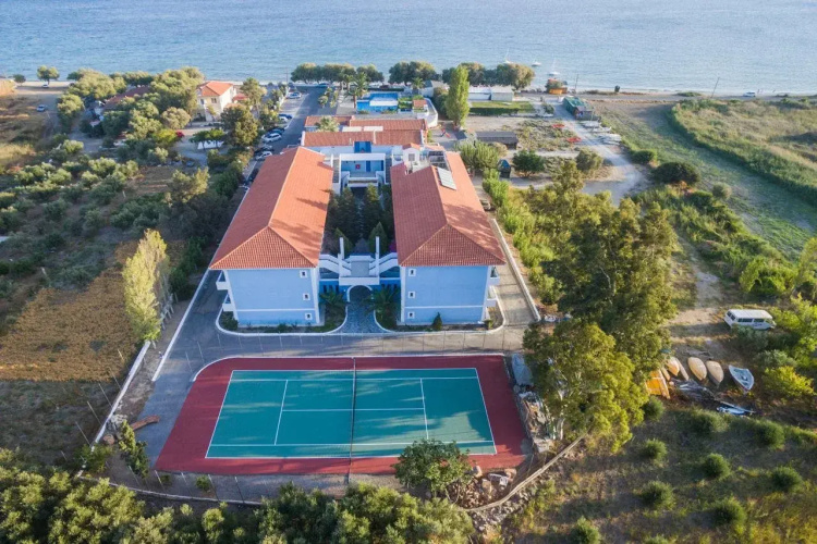 Zefiros Beach Hotel — фото 2
