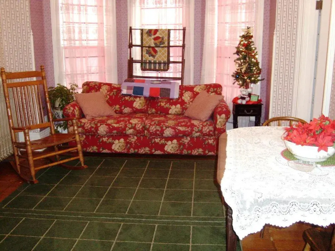 Stauer House B & B