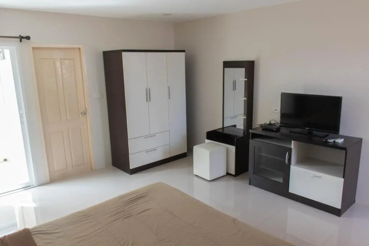 Suree Place Hostel