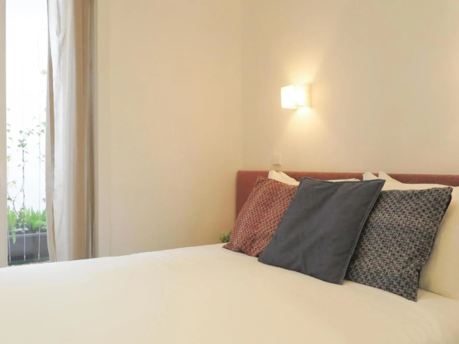 Chiado modern apt with ac elevator green terrace