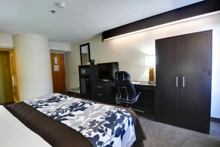 Sleep Inn & Suites