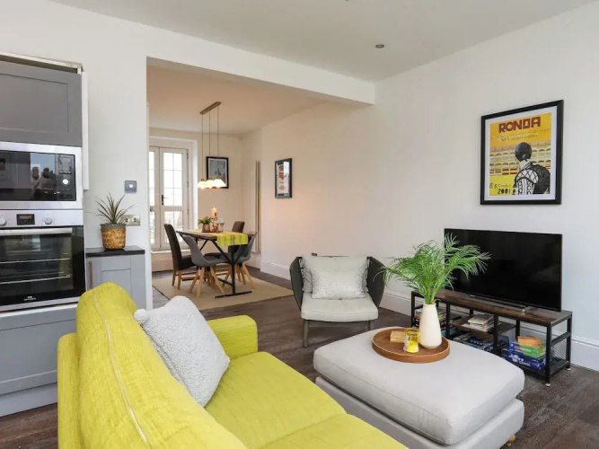Harbourside Apartment