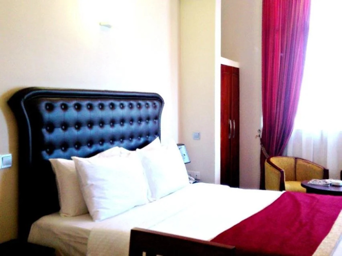Lazaani Hotel Colombo