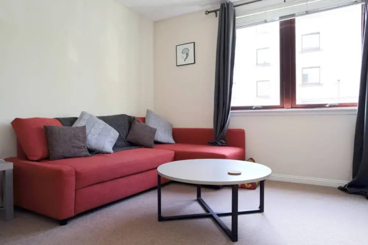 2 Bedroom Canalside Apartment