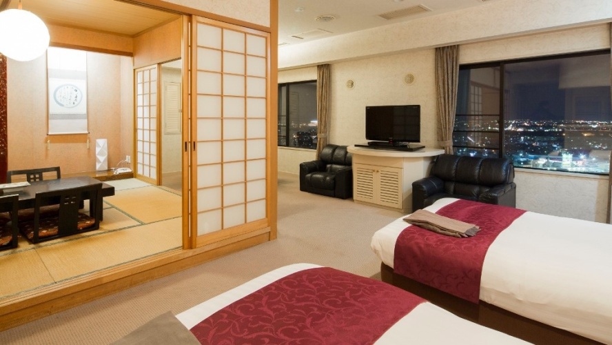 Standard Twin room with city view