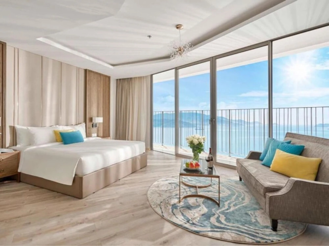 LYN Panorama Beachfront Studio