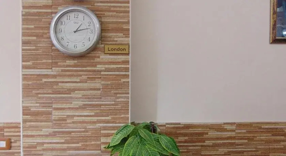 Al-Nujoom Hotel Suites