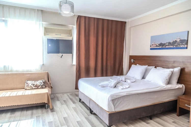 Family Studio with partial sea view