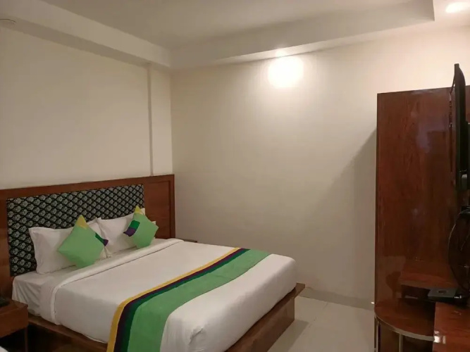 Hotel E Suites