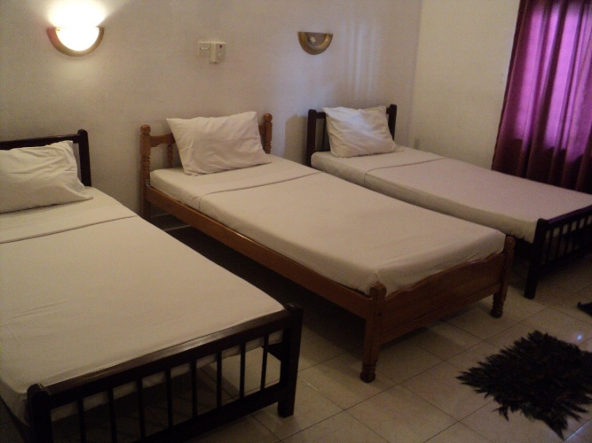 Economy Triple room