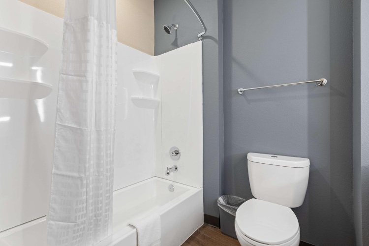 Standard Quadruple Studio