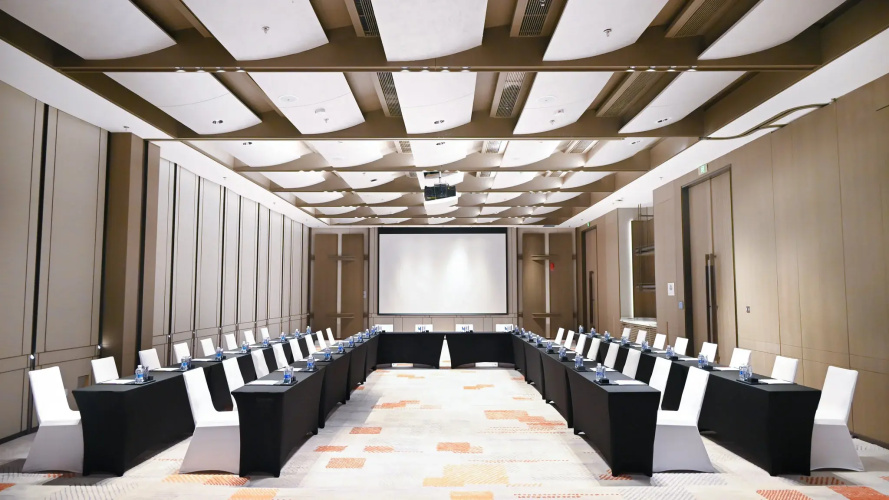HUALUXE Chongqing Science Hall by IHG