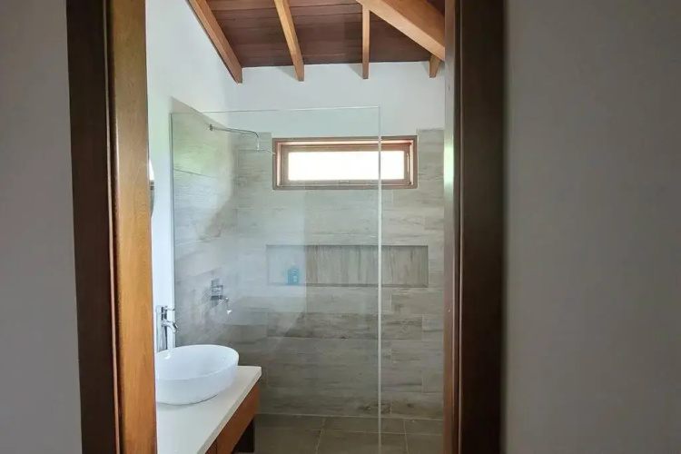 Amazing Medellín Views, Modern Villa with Jacuzzi