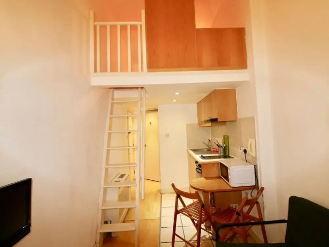 HFS Studio Hyde Park L8