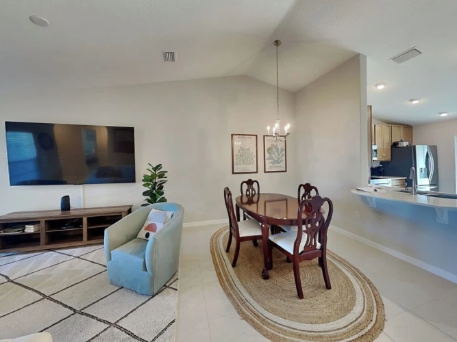 4 Bedrooms Cottage