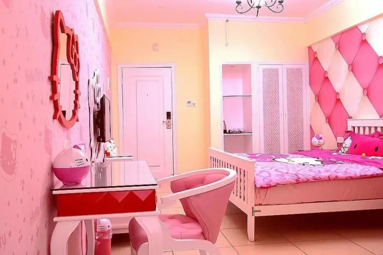 Hello Kitty Inn