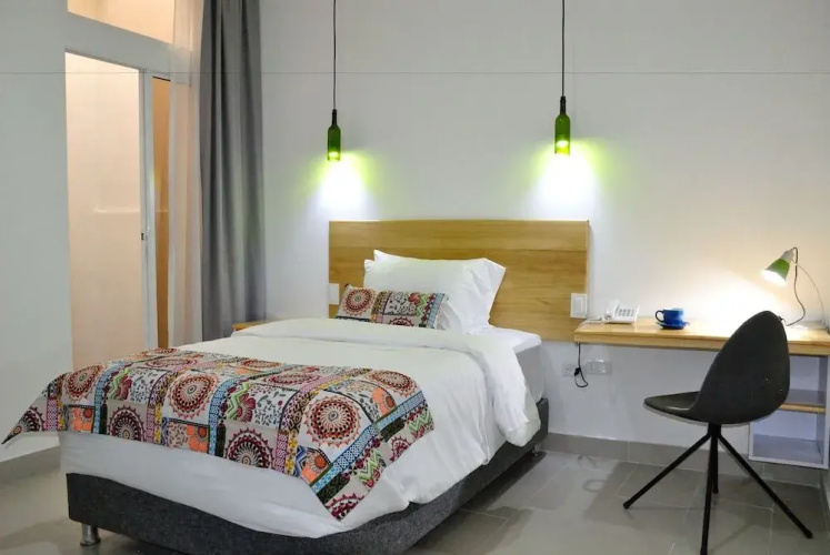 Hlu Hoteles
