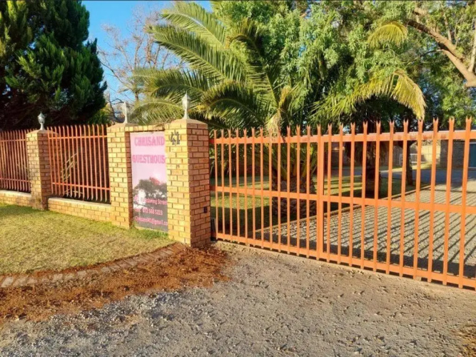 Chrisand Guesthouse