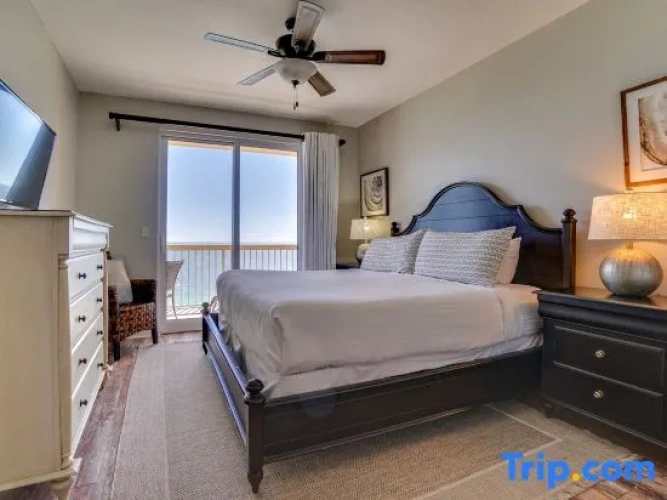 3 Bedrooms Apartment