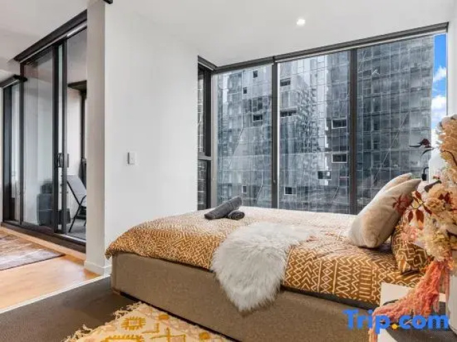 Unbeatable Convenience 2BR – SouthernCross CBD Gateway