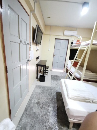 Standard Triple room with city view