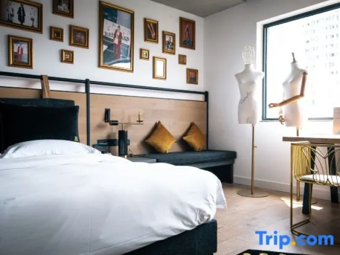 Standard Sextuple room