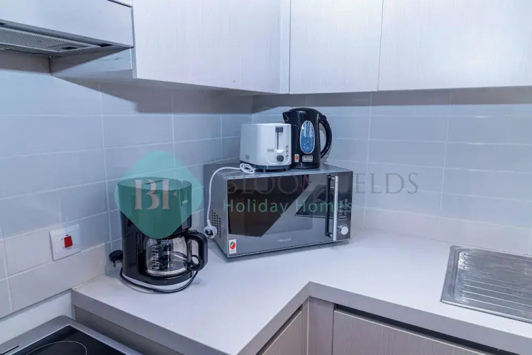Bloomfields Elegant 1BR in Waters Edge