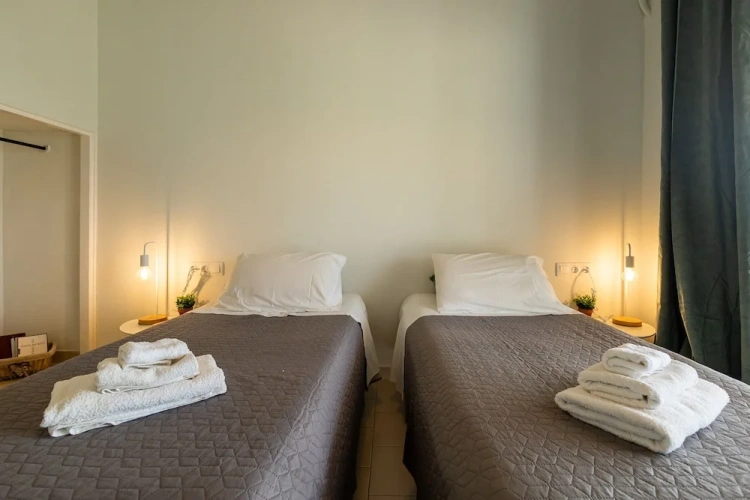 2 Bedrooms Apartment with sea view