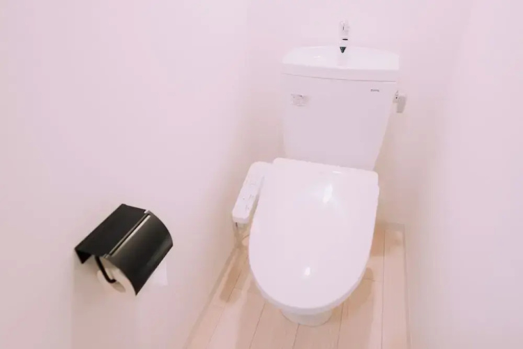 Minimalist Loft 203