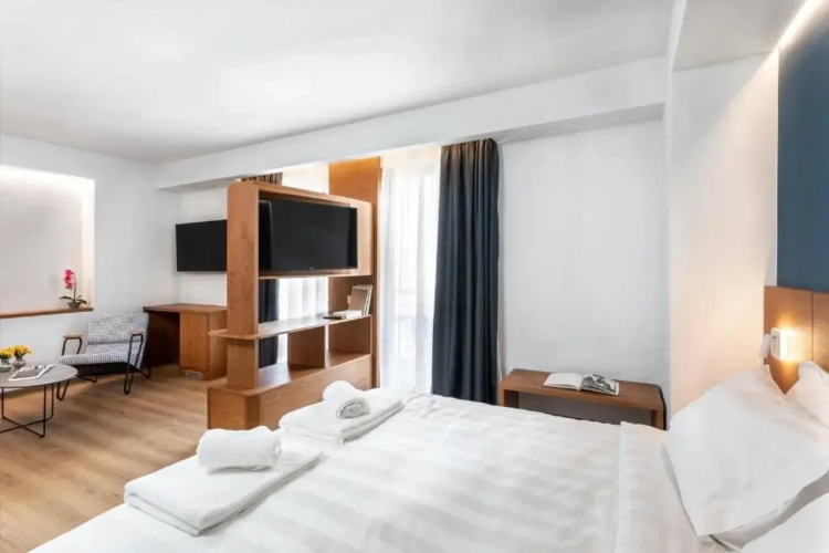 DAYS City Suites