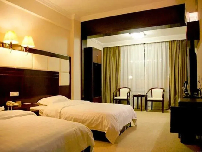 Oriental Pearl Hotel