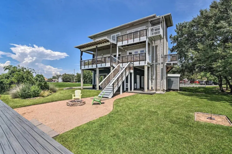 Secluded Seabrook Waterfront Home w/ Patio!