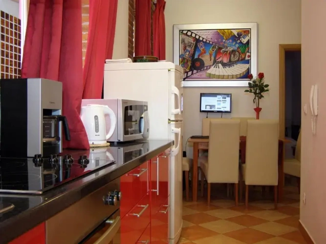 2 Bedrooms Apartment
