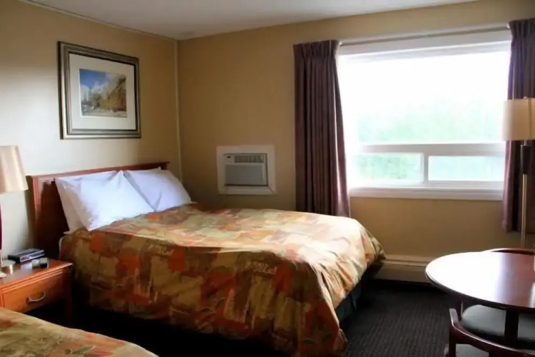 Acorn Motel