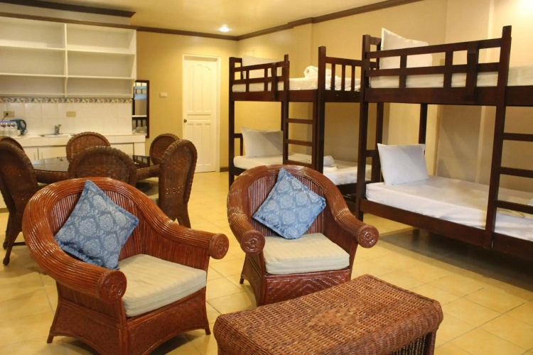 P and M Final Option Hotel