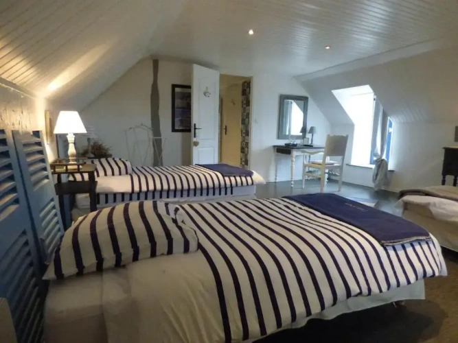 Standard Quadruple room with garden view
