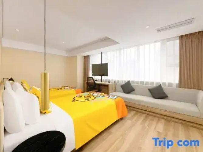 2 Bedrooms Double Family Suite with city view