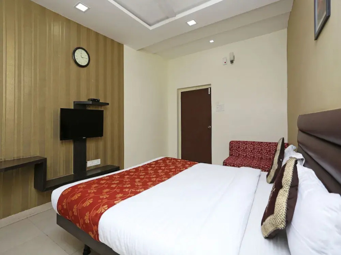 OYO Flagship 8173 Hotel Singh Palace