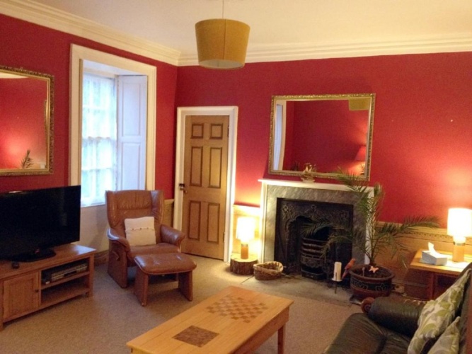 3 Bedrooms Apartment