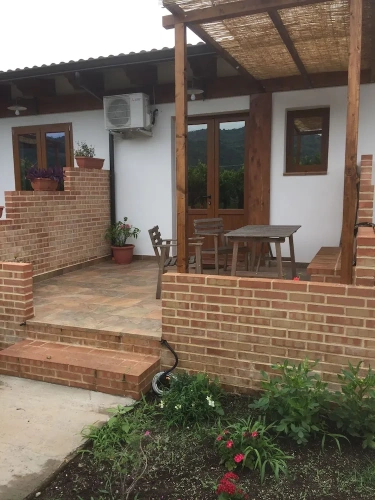 1 Bedroom Standard Triple room with garden view