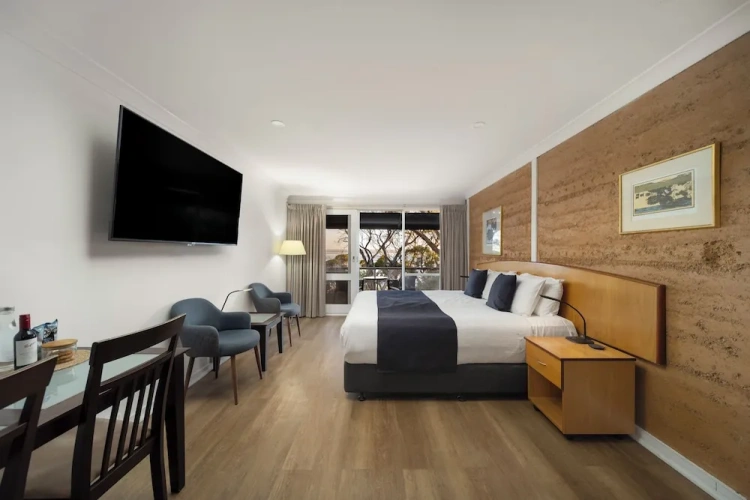 Double Suite with water view