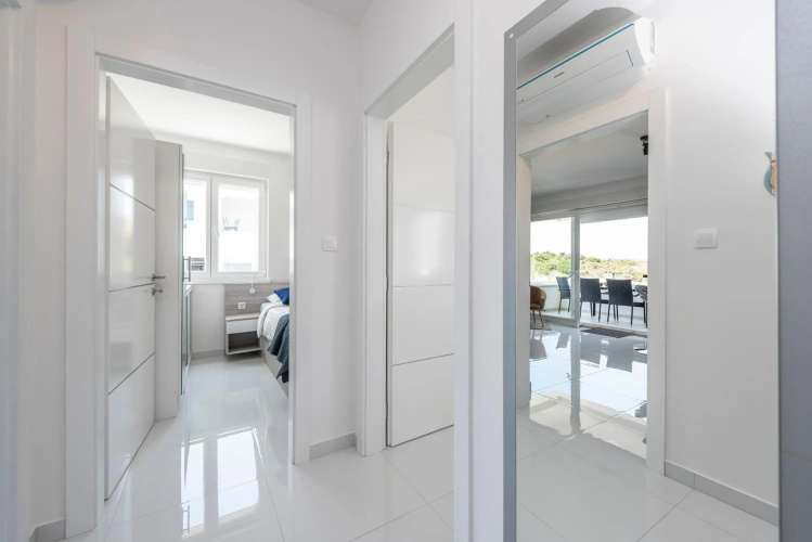 Adris 2 luxury modern apartment with a pool