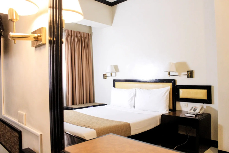 Palm Hotel Manila