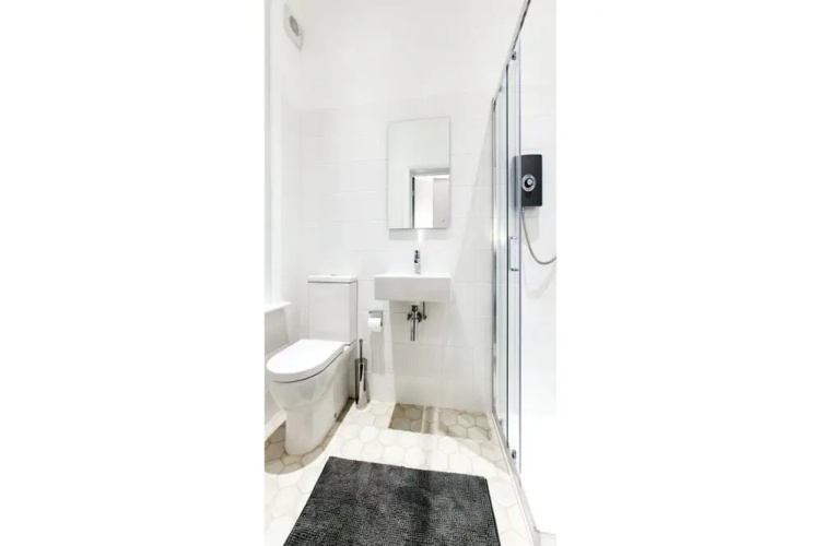 Spacious Student Ensuite Finsbury House