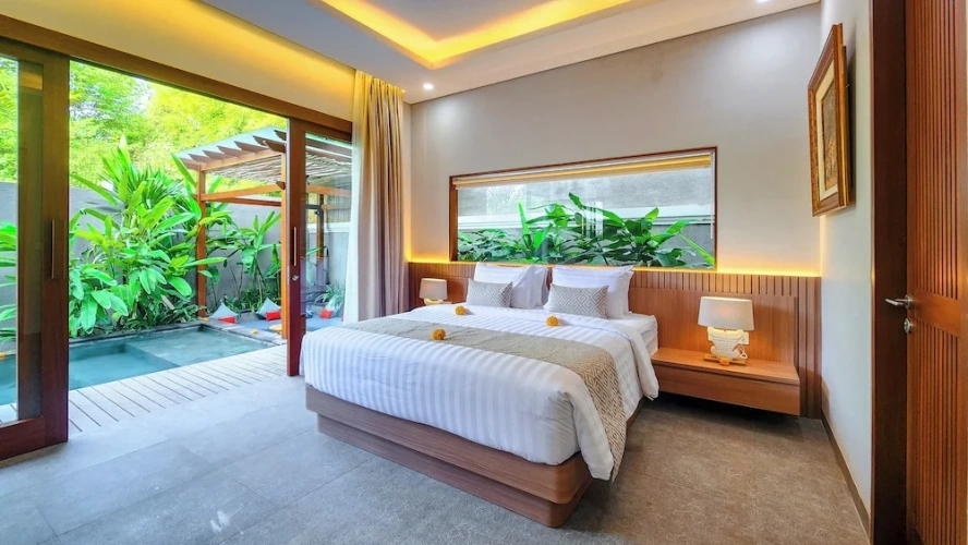 1 Bedroom Luxury Villa with balcony and with pool view