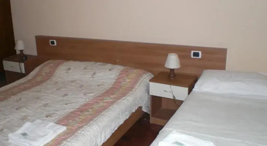 Hotel Garn8 Dora