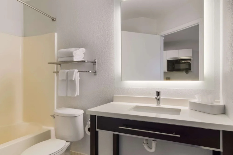 Candlewood Suites Omaha