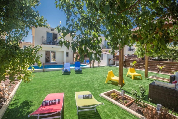 3 Bedrooms Villa