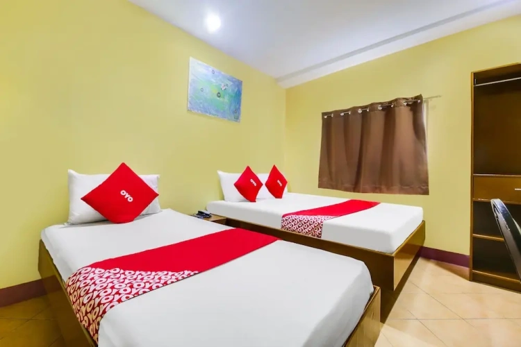 Standard Triple room